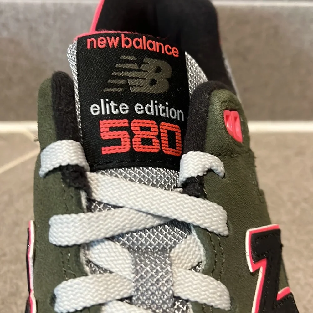 New Balance Elite Pack WRT580CI Shoes Sneakers new 580 green Womens Size 7